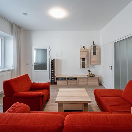 Apartment Yogiam スラフコフ・ウ・ブルナ エクステリア 写真
