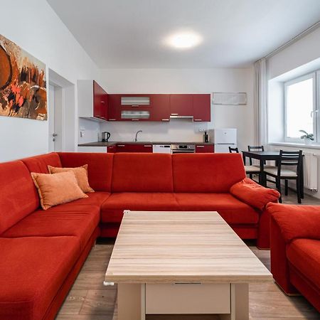 Apartment Yogiam スラフコフ・ウ・ブルナ エクステリア 写真