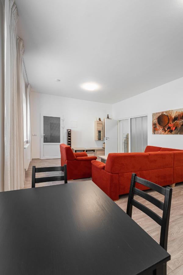 Apartment Yogiam スラフコフ・ウ・ブルナ エクステリア 写真