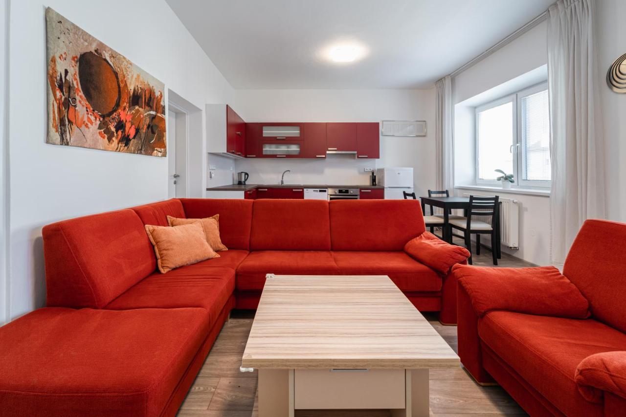 Apartment Yogiam スラフコフ・ウ・ブルナ エクステリア 写真